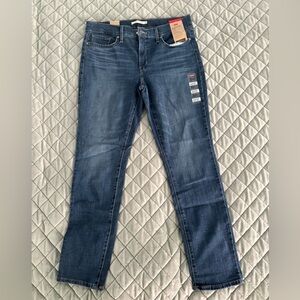 Levi's Women's Medium Blue Slimming  Jeans